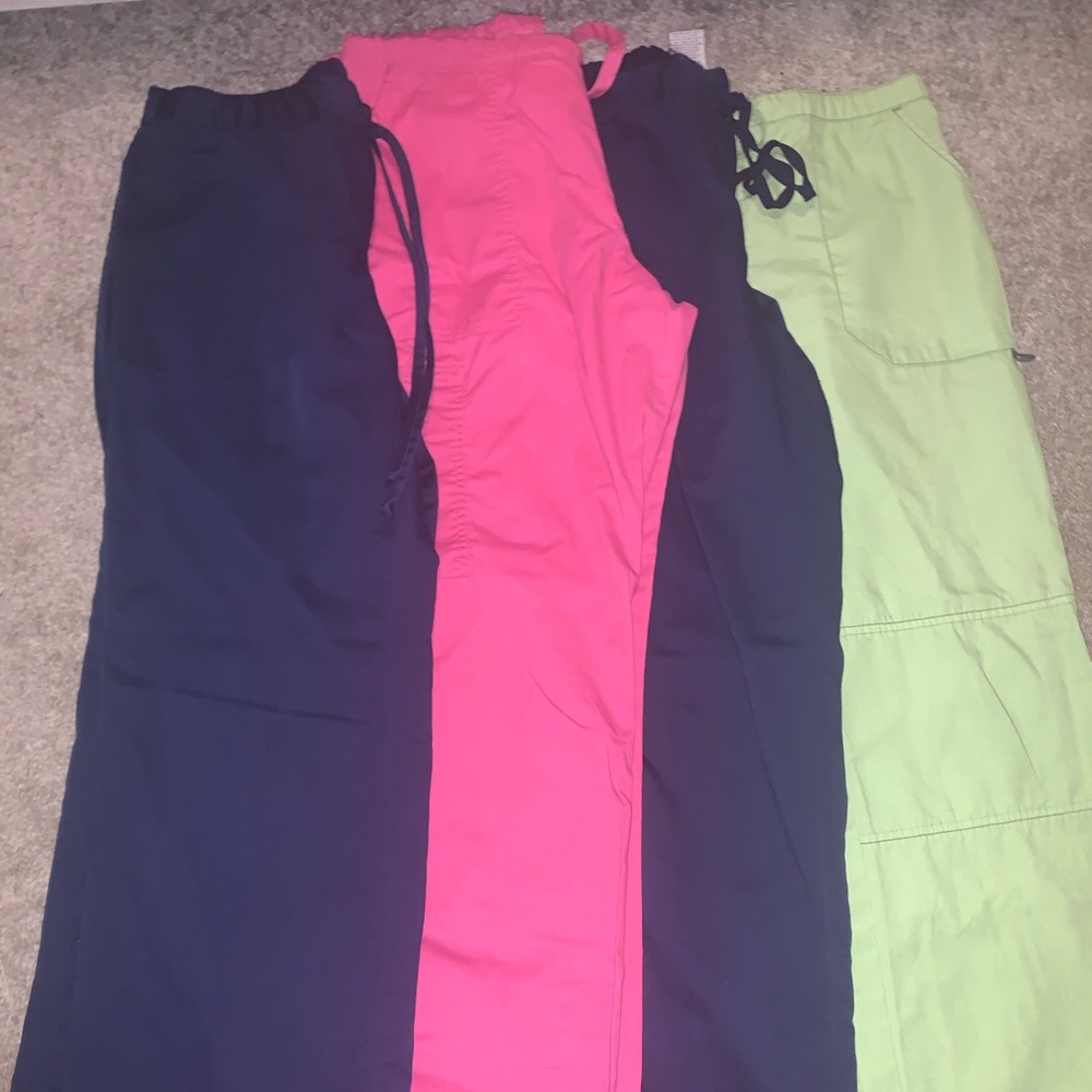 4 pairs of  bottoms cherokee, scrub star and greys